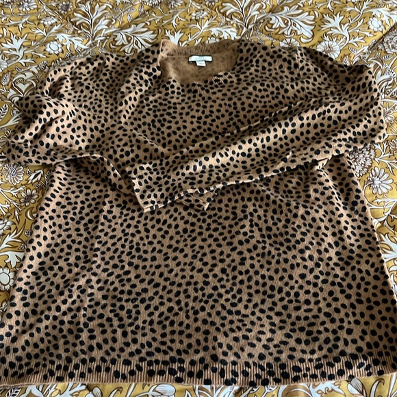 EUC Cashmere Cheetah Print Sweater - Picture 2 of 3